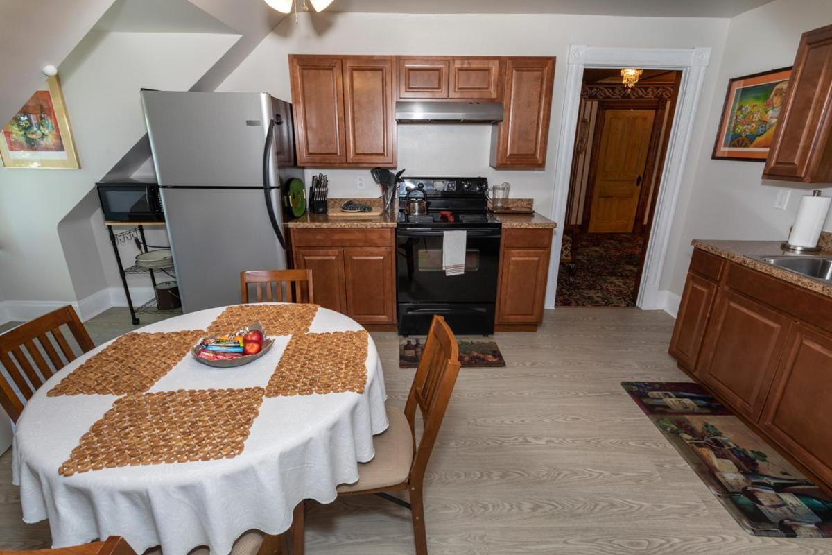 Apartahotel South Broadway Manor - Near Fallingwater, Ohiopyle State Park, Hiking & Biking Trails Gap Scottdale