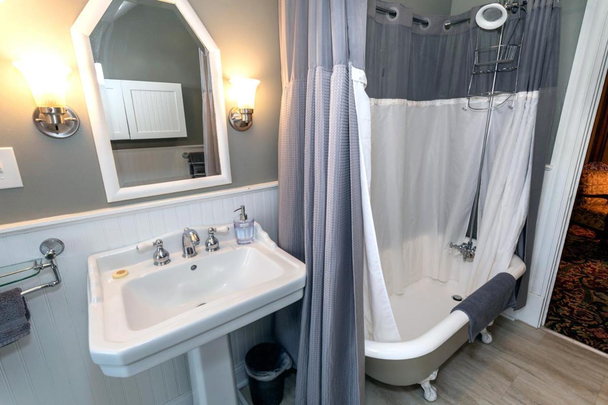 South Broadway Manor - Near Fallingwater, Ohiopyle State Park, Hiking & Biking Trails Gap Apartahotel