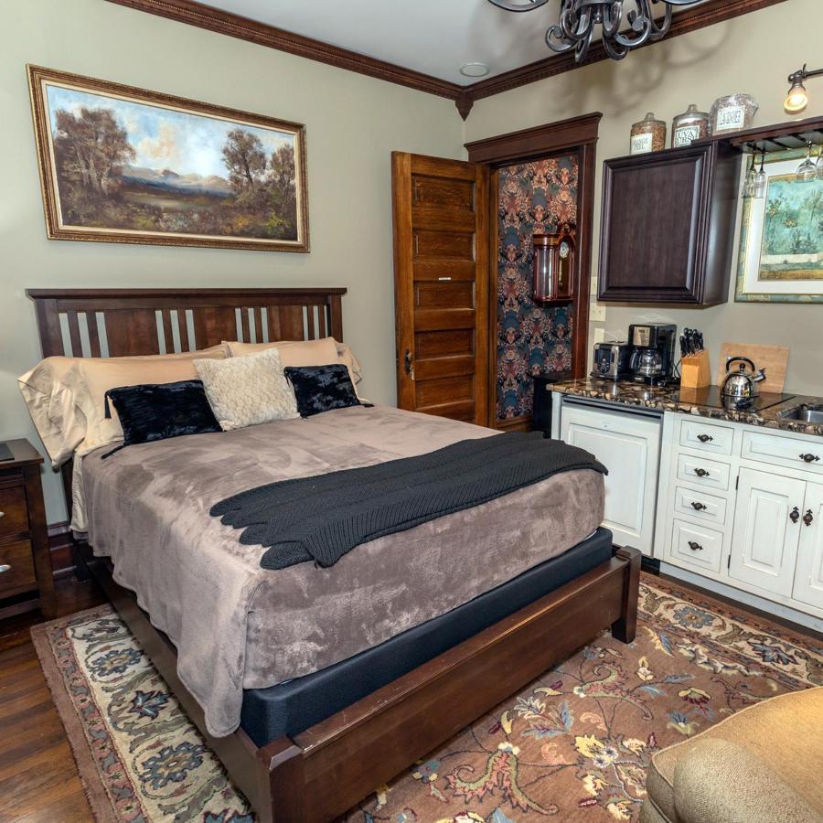 South Broadway Manor - Near Fallingwater, Ohiopyle State Park, Hiking & Biking Trails Gap Scottdale