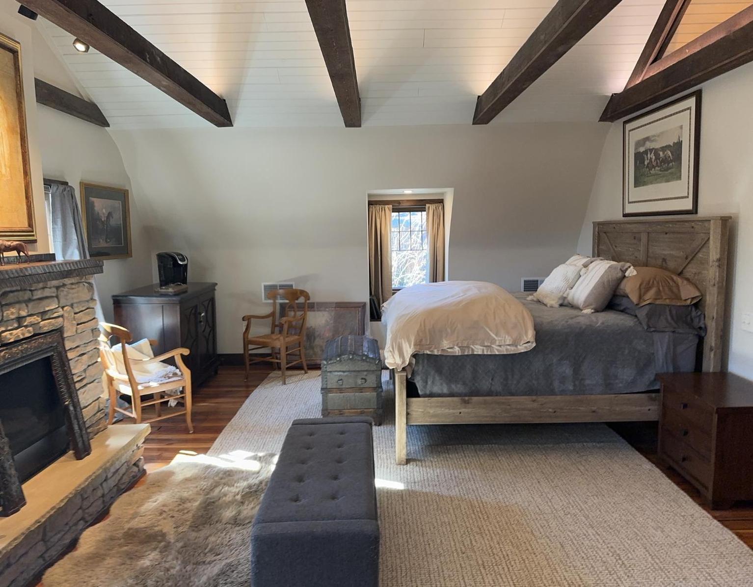 South Broadway Manor - Near Fallingwater, Ohiopyle State Park, Hiking & Biking Trails Gap Apartahotel Scottdale