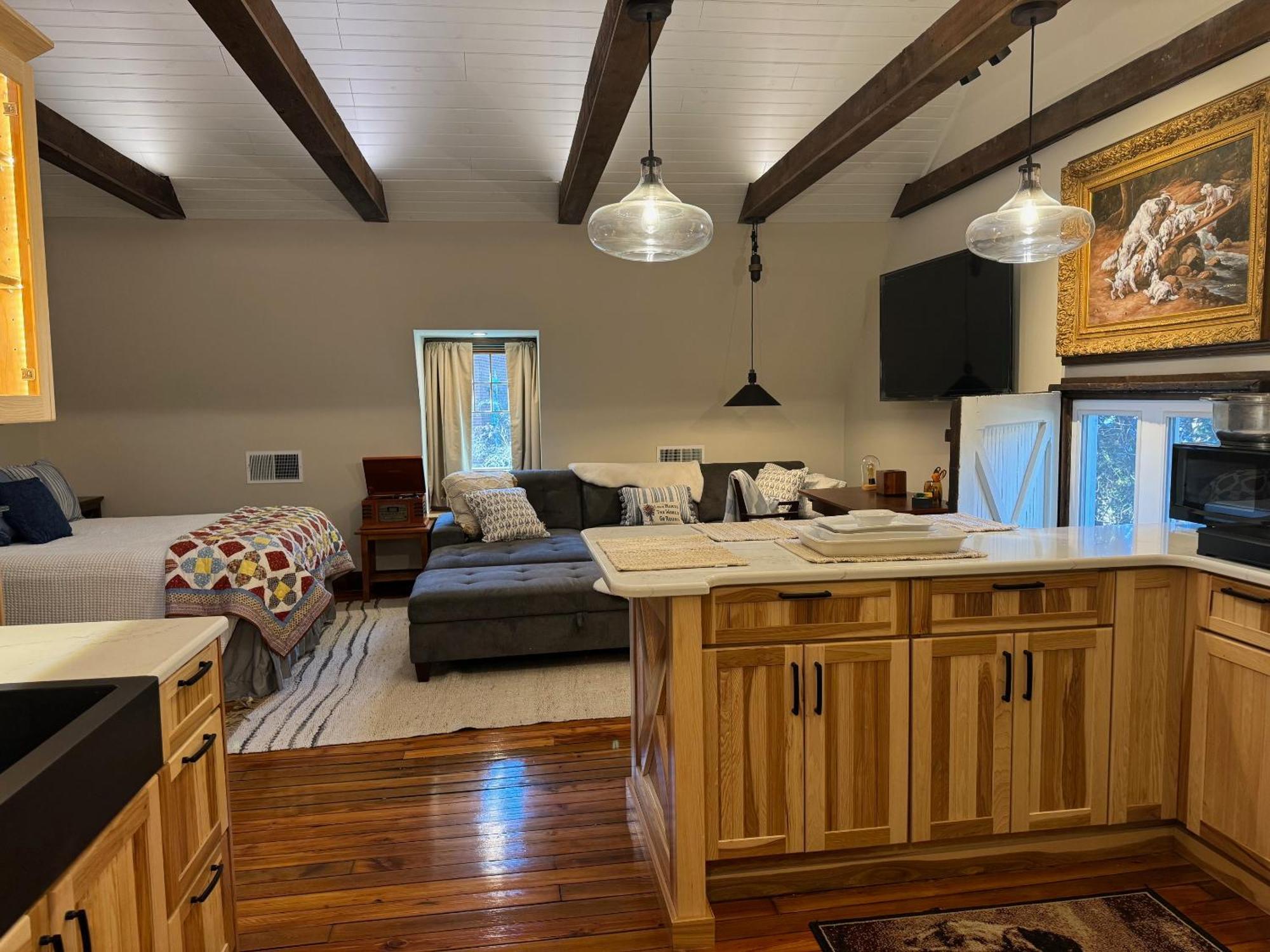 Apartahotel South Broadway Manor - Near Fallingwater, Ohiopyle State Park, Hiking & Biking Trails Gap 5*