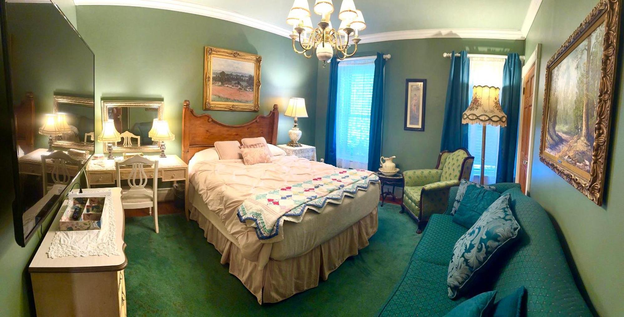 South Broadway Manor - Near Fallingwater, Ohiopyle State Park, Hiking & Biking Trails Gap Apartahotel Scottdale