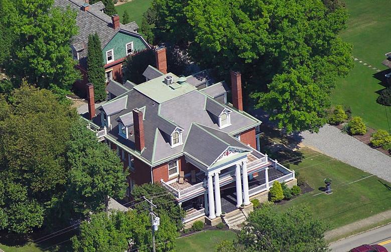 South Broadway Manor - Near Fallingwater, Ohiopyle State Park, Hiking & Biking Trails Gap